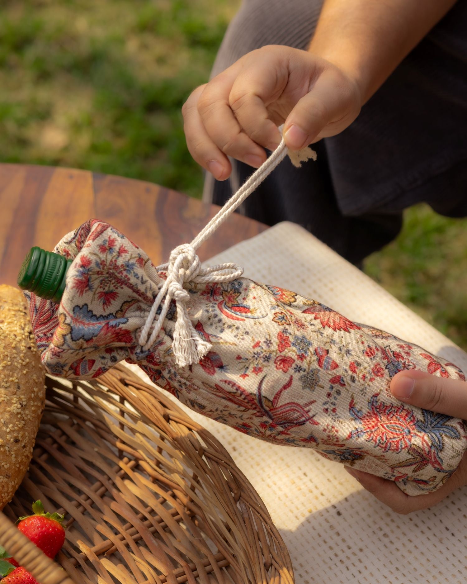 The Heirloom Garden, Artisan Handscreen Bottle Sleeve