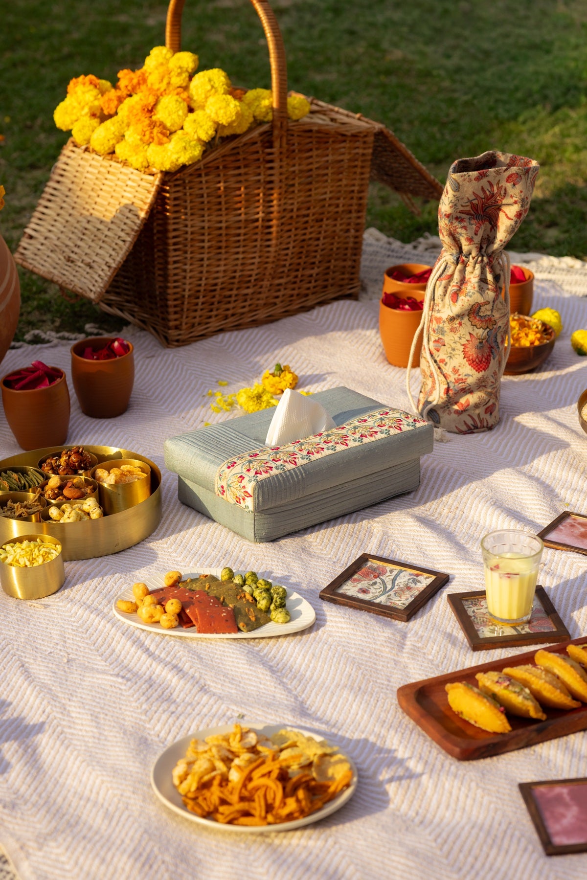 The Heirloom Garden, Artisan Handscreen Bottle Sleeve