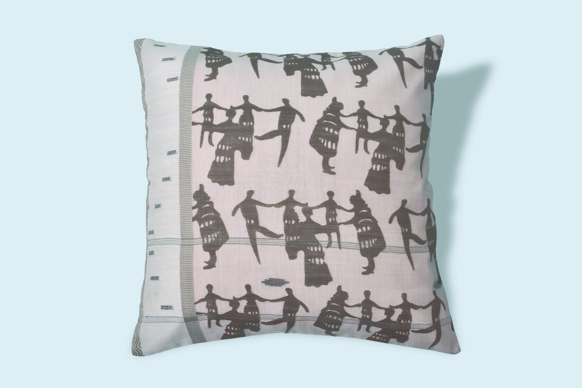Safarnama Cushion - 1 pc - Veaves