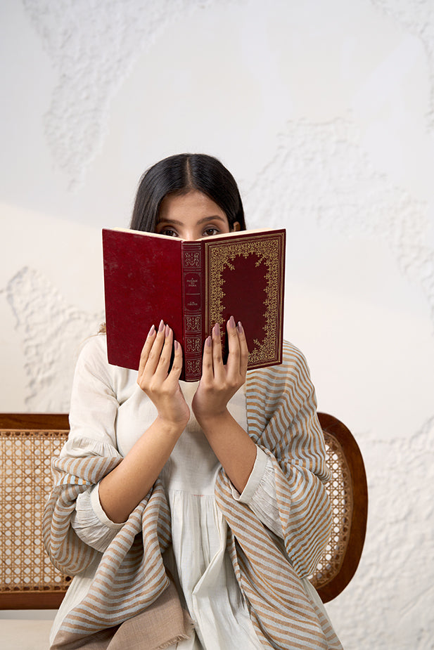 Pages of Serenity, Fine Cashmere Wool Stole