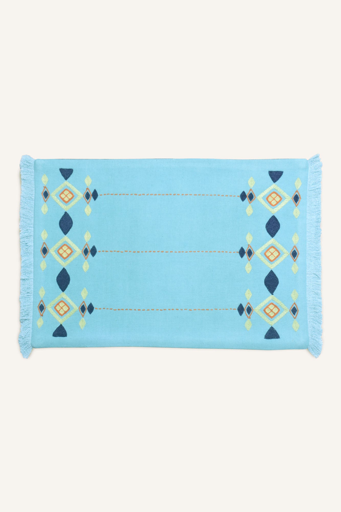 Atlas Dining Set of A Table Runner And 8 Table Mats