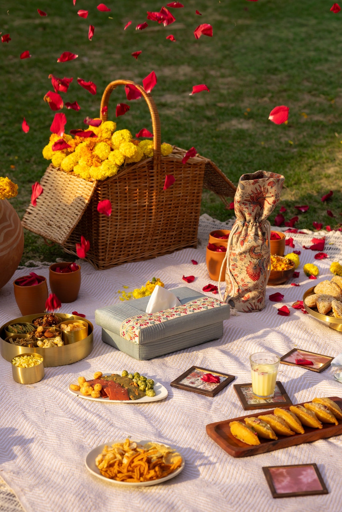 The Heirloom Garden, Artisan Handscreen Bottle Sleeve