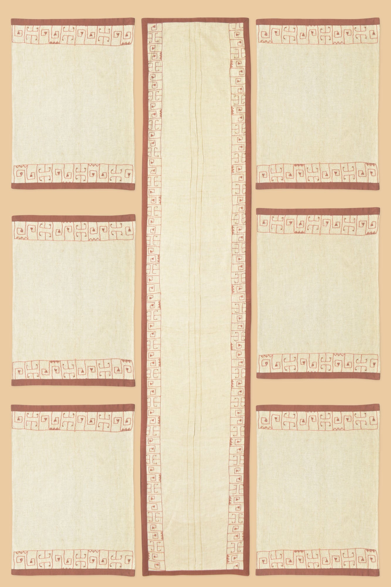 Orilla - Dining Set Of A Table Runner & 8 Table Mats