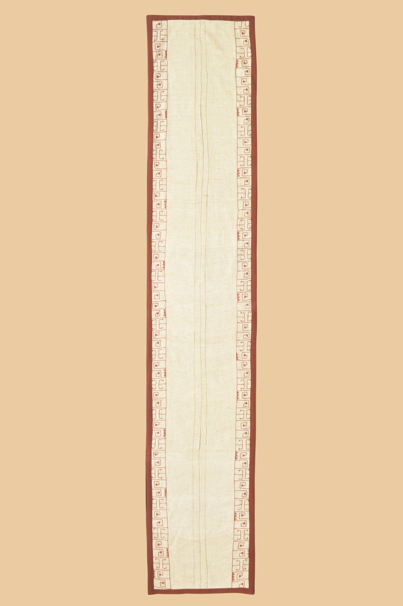 Orilla - Dining Set Of A Table Runner & 8 Table Mats