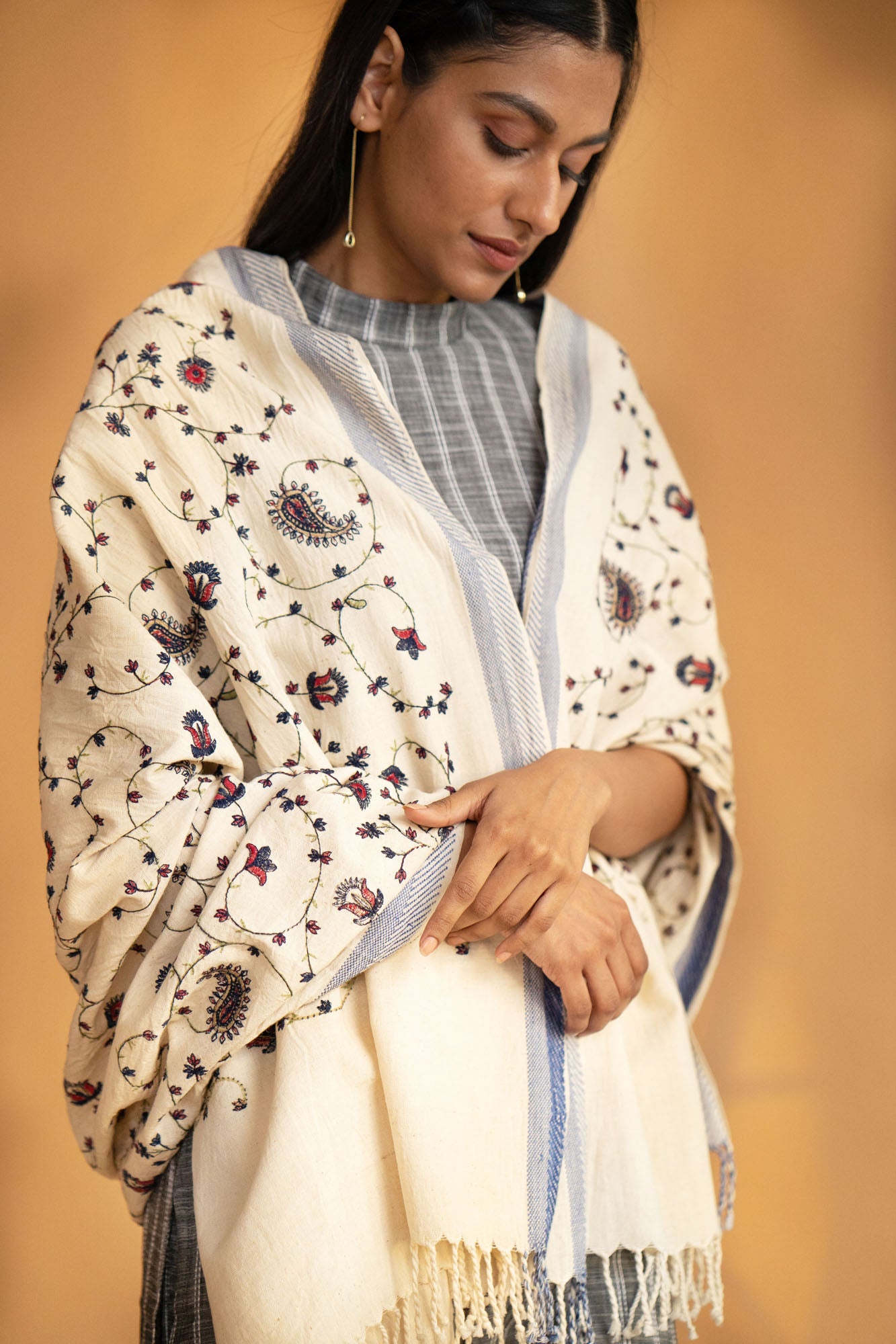Jhenkar Kala Cotton  Handwoven Dupatta