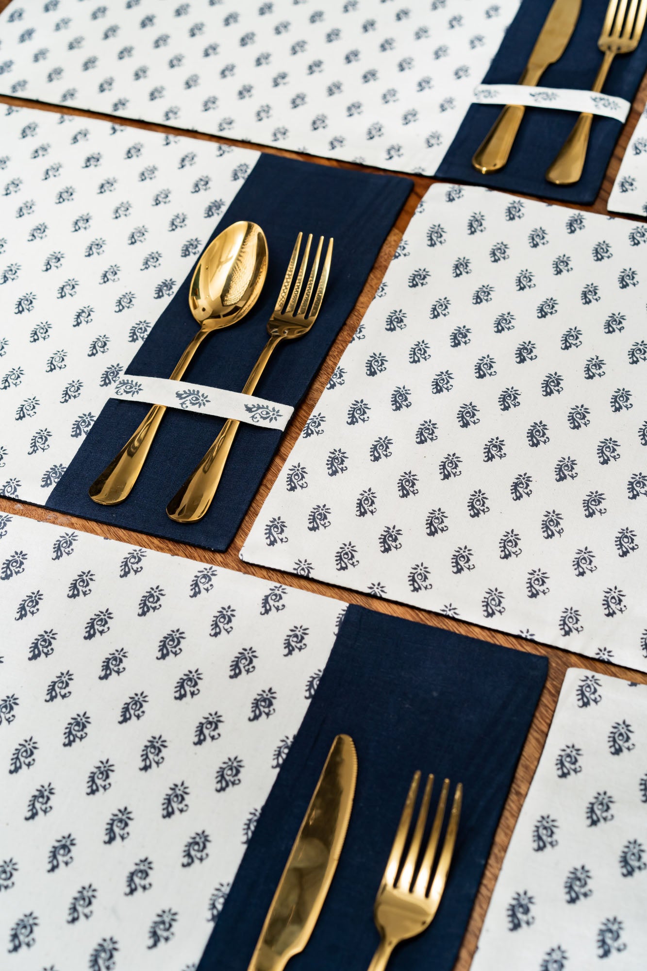 Volcom Handwoven Table Mats - Set Of 6 Pcs