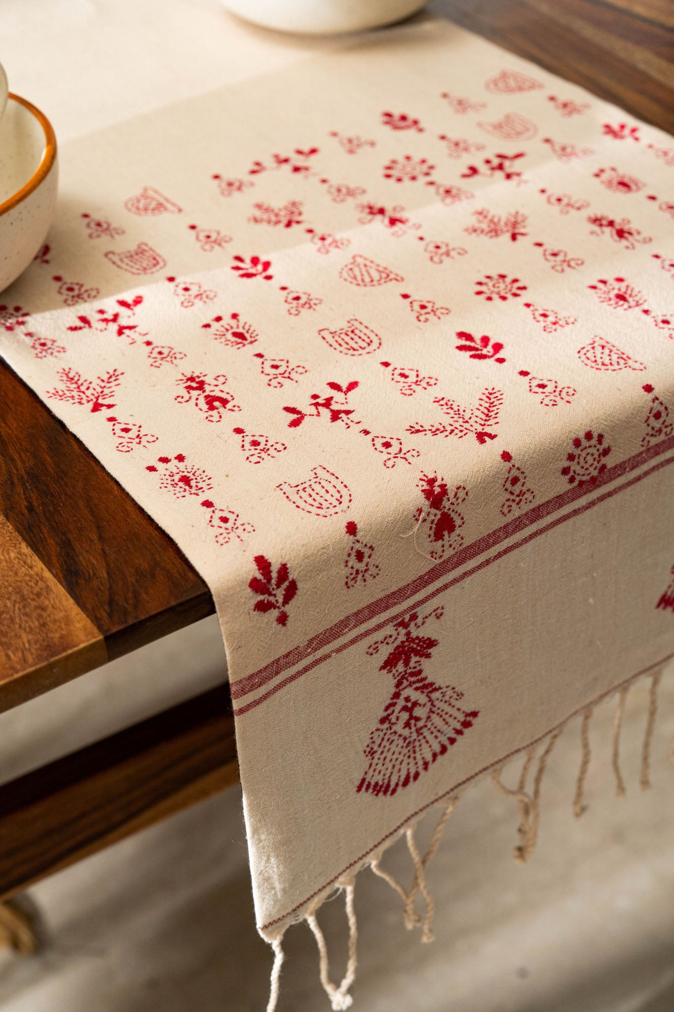 Columpio Hand Wōven Table Runner