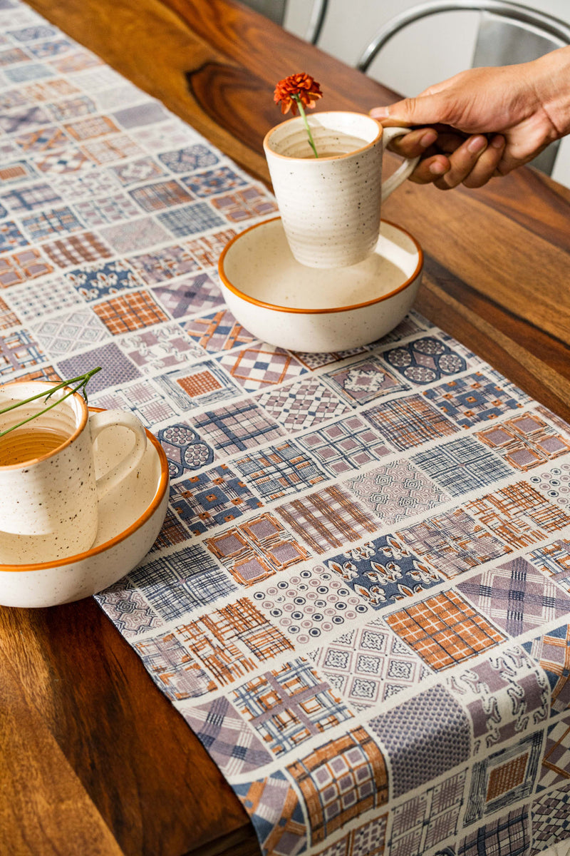 Cuentos de comida Hand wōven Table Runner