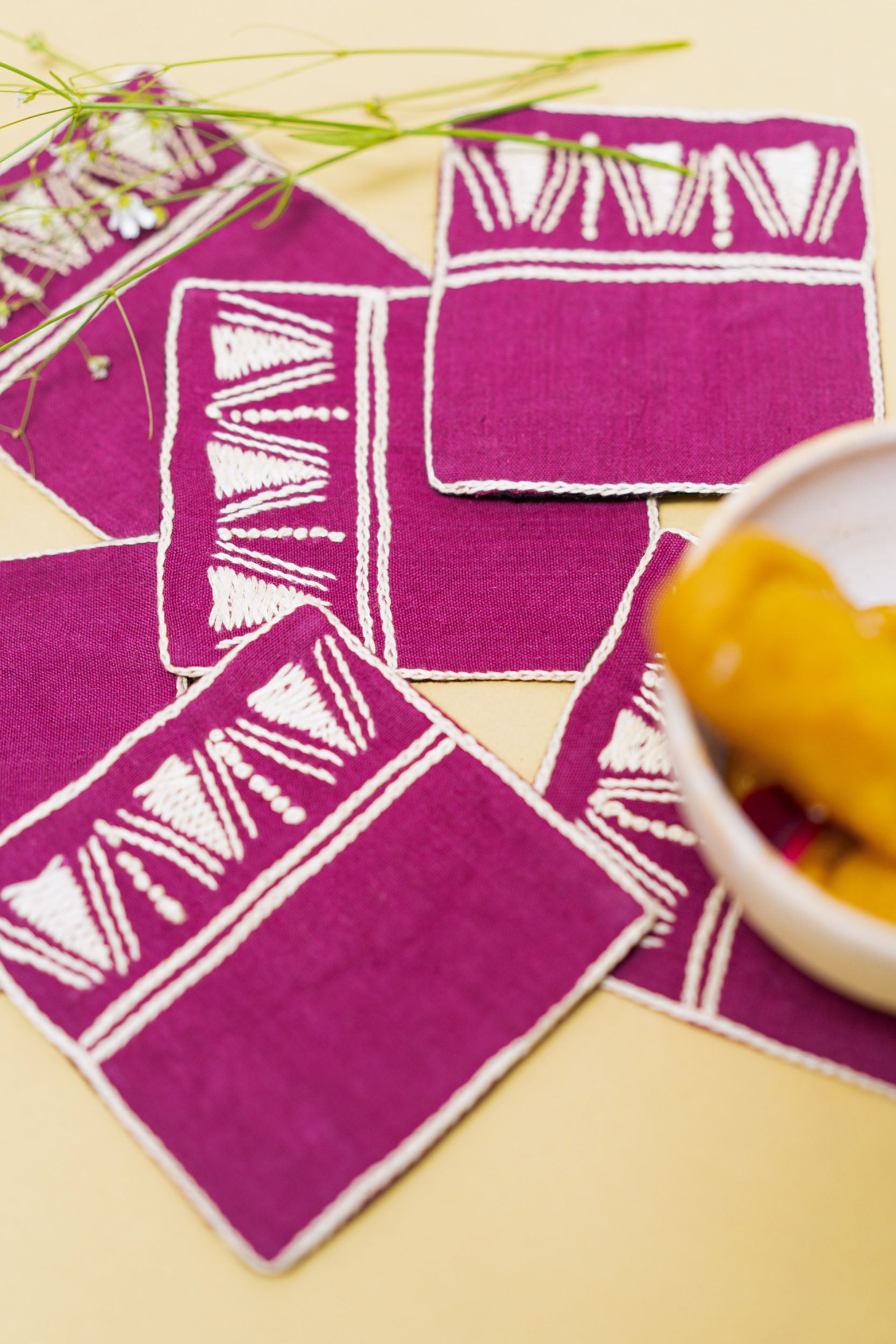 Nahuen - Set of 2 Coasters with Coaster Holder