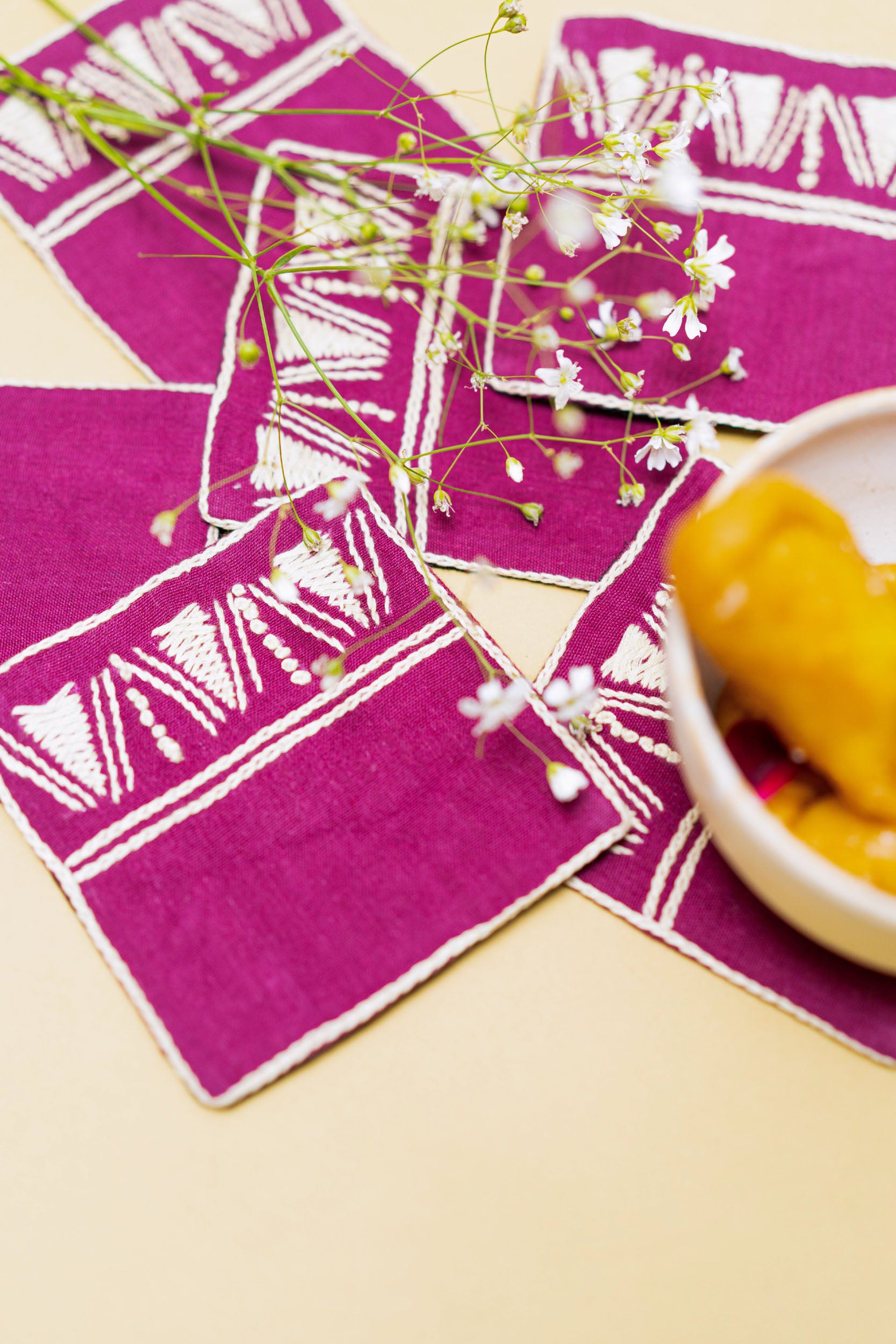 Nahuen - Set of 2 Coasters with Coaster Holder