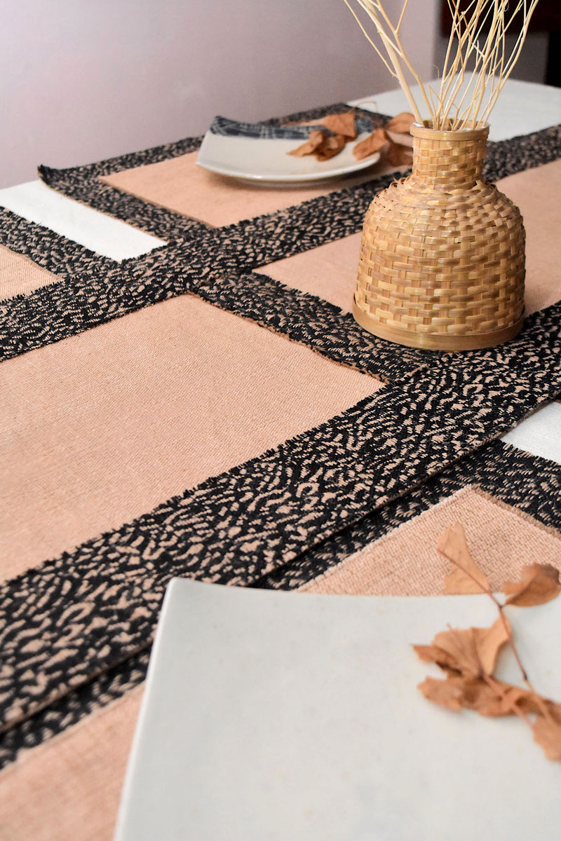 leopard - Dining Set Of A Table Runner And 8 Table Mats