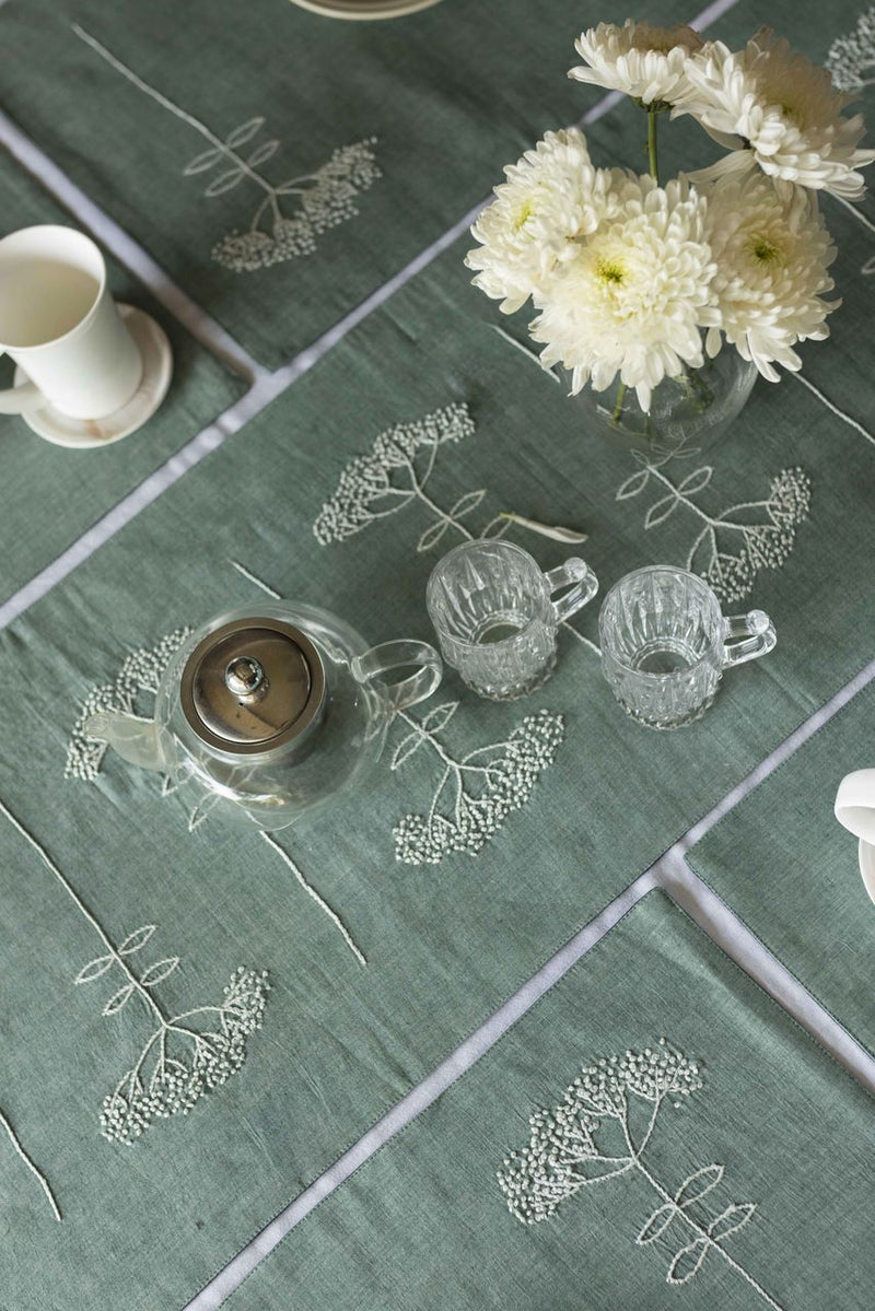 Daven Dining Table Runner And Mats Set of 6