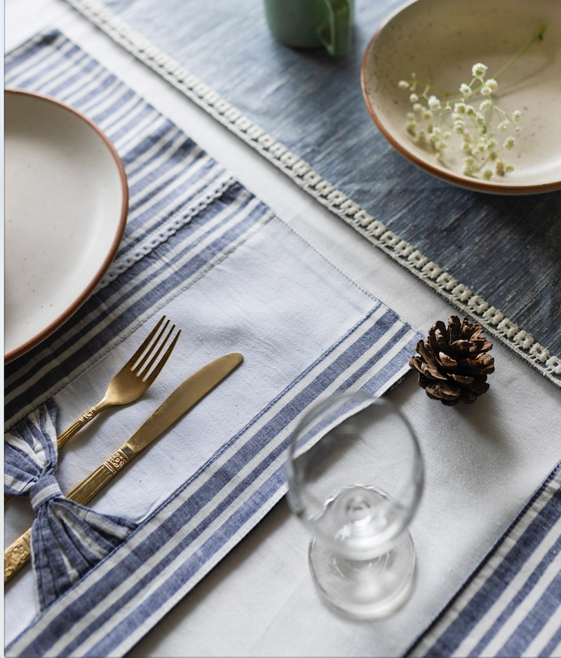 Papillon Table Mats With Cutlery Pocket - Set Of 8 Pcs - Veaves