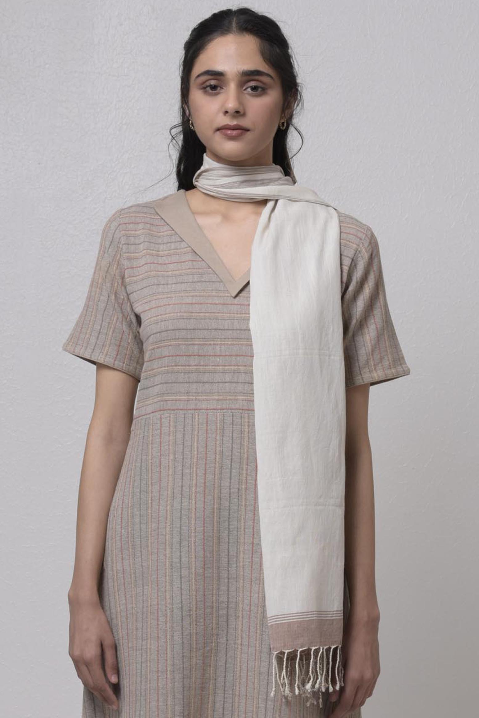 Half- Sleeve Dress With V -Neck