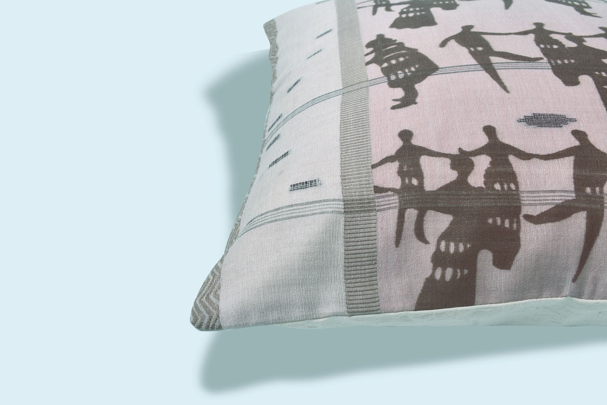 Safarnama Cushion - 1 pc - Veaves