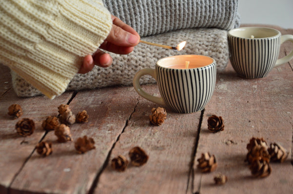 Tiny Cup Candle | Hot Cocoa & Hugs | Veaves X Armatuer