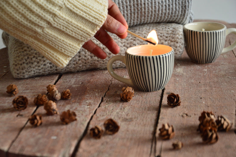 Tiny Cup Candle | Hot Cocoa & Hugs | Veaves X Armatuer