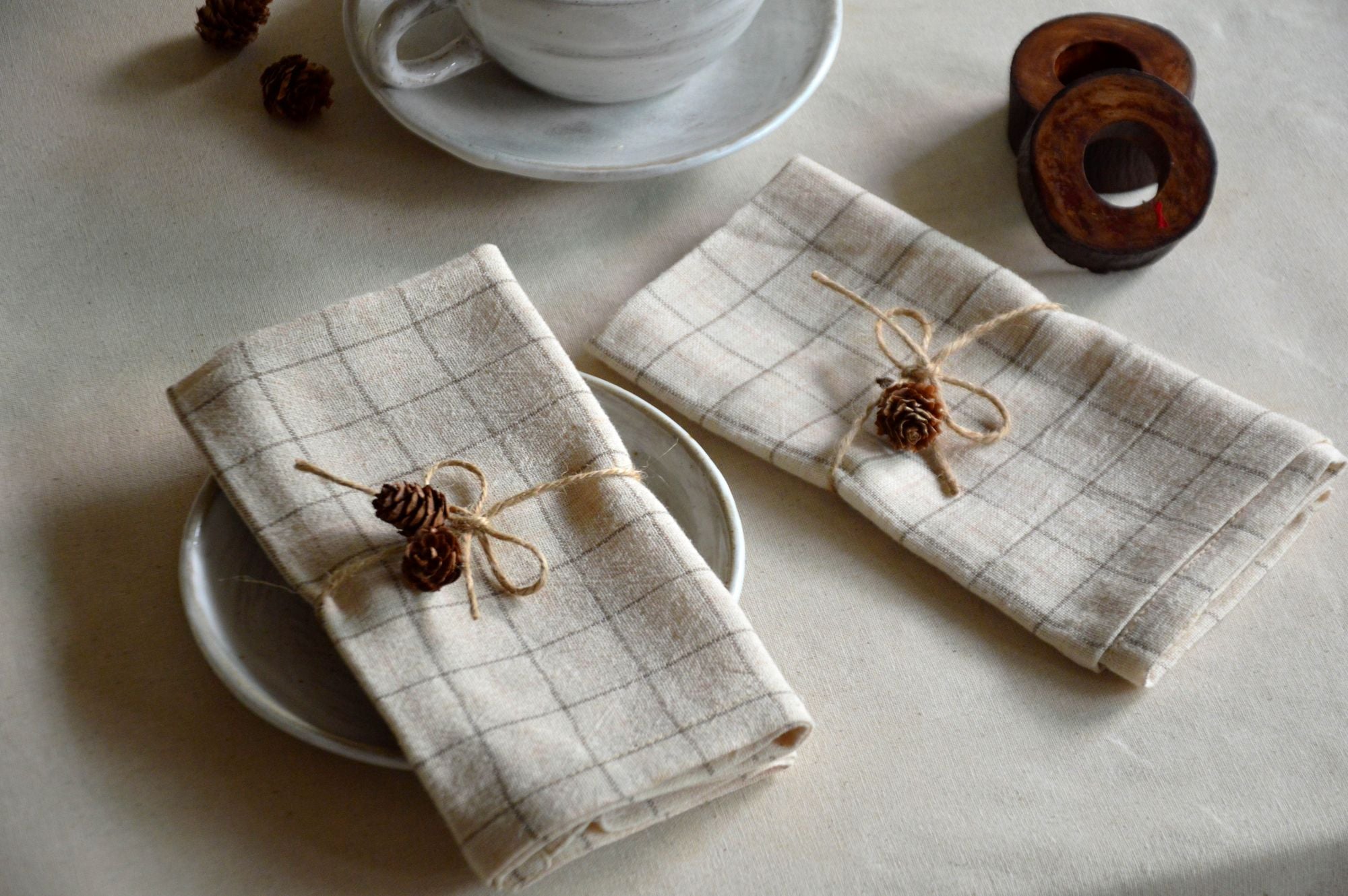 The Gathering Box — Dining & Hosting