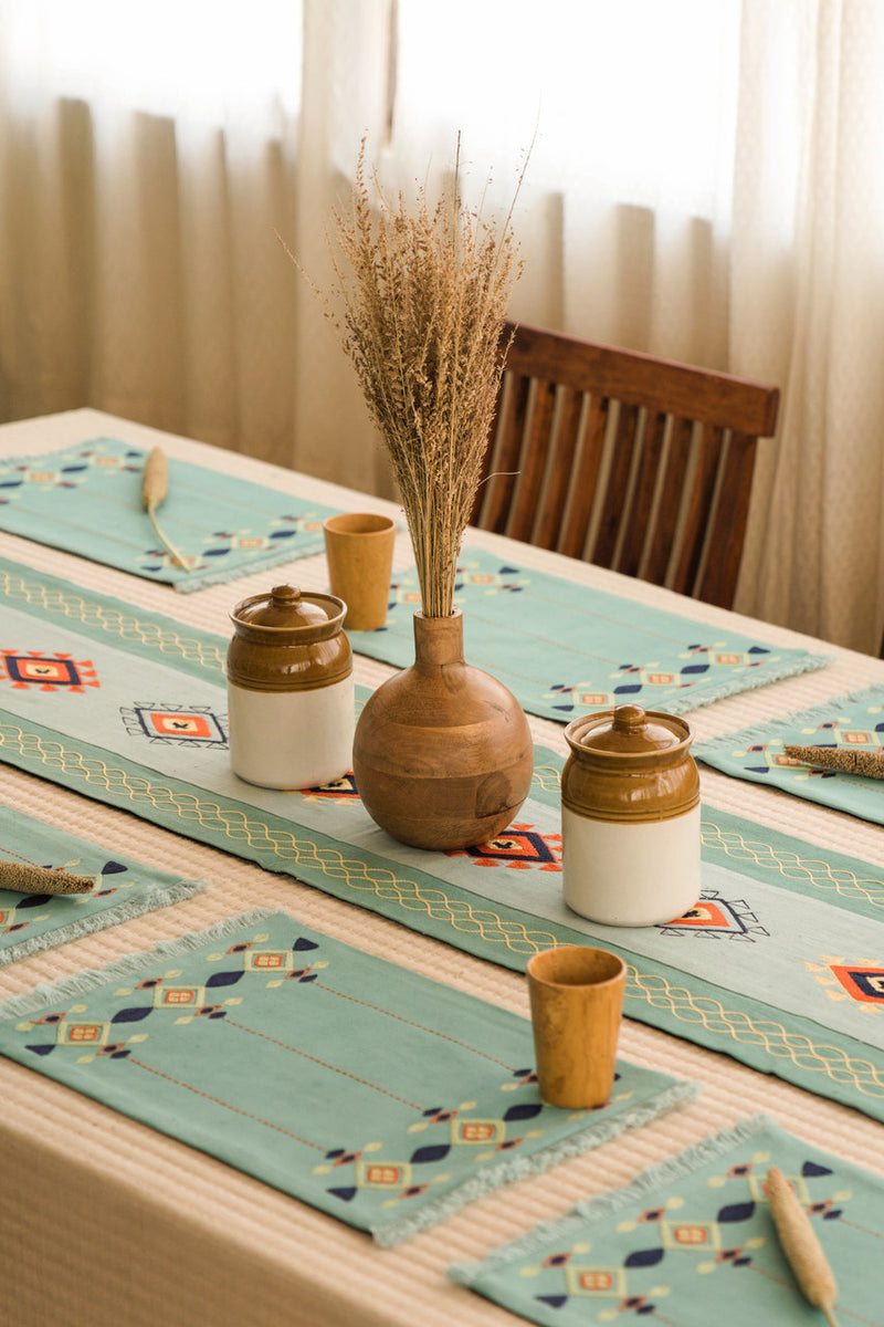 Atlas Dining Set of A Table Runner And 8 Table Mats