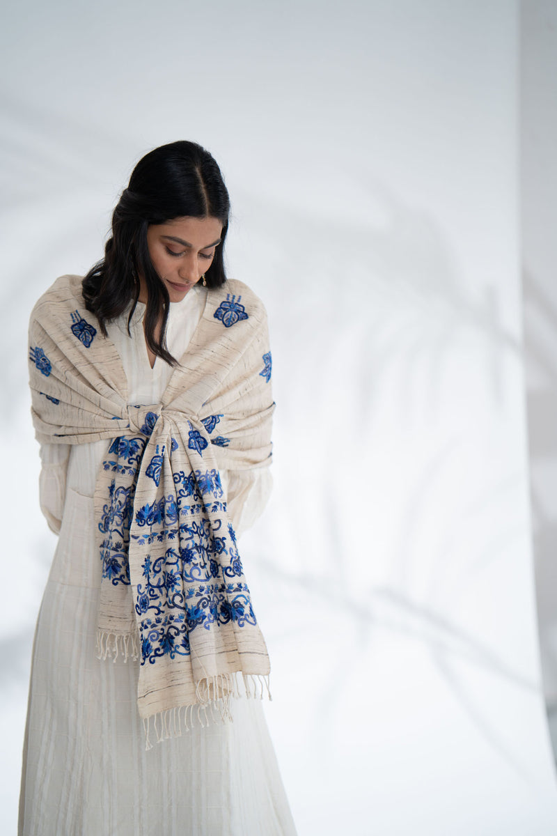 Ebullient Ghicha(raw) Silk  Stole