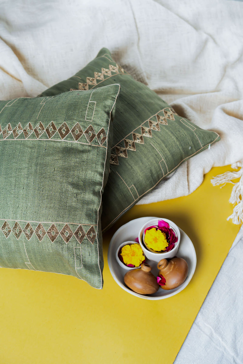 Ecuación Verde handmade Cushion Set of 2