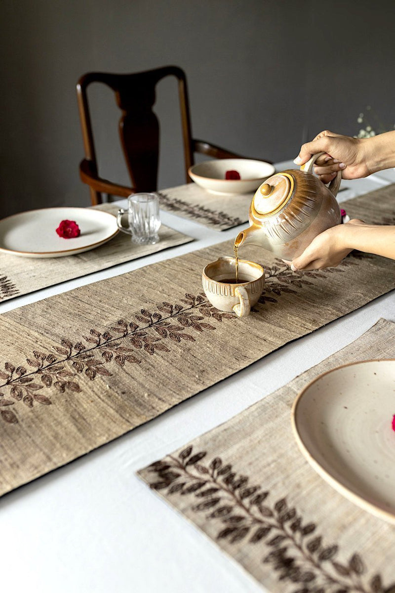 Recherché Dining Table Runner And Mats Set of 6