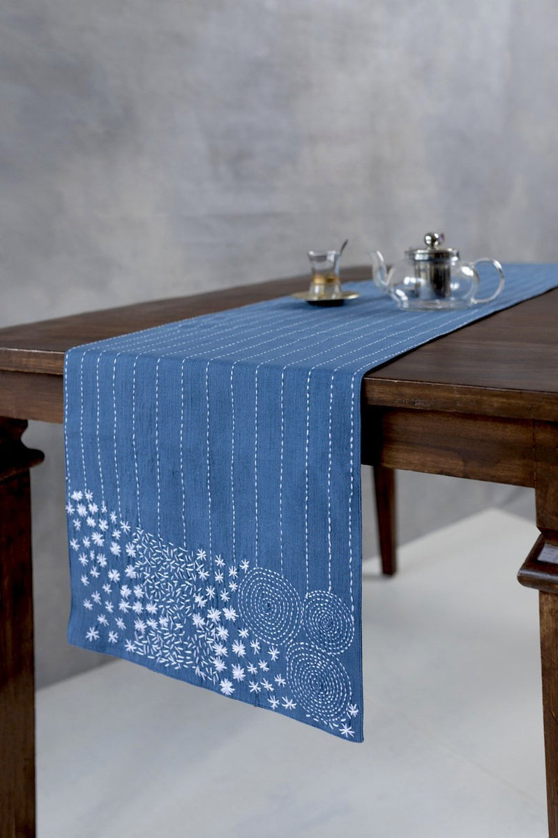 Sirimiri Dining Table Runner And Mats Set of 8