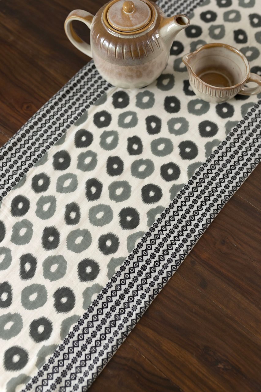 Tapetum Lucidum - Table Runner - Veaves